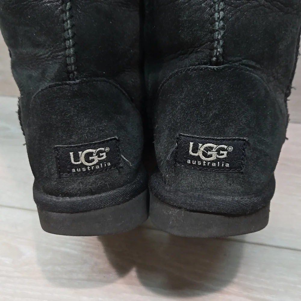 Ugg Australia Women 5804 Leather Tall Sheepskin Boots shoes sz 7